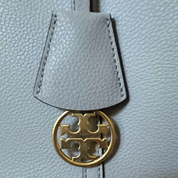 Tory Burch Perry Triple Compartment Tote! - Picture 3 of 11